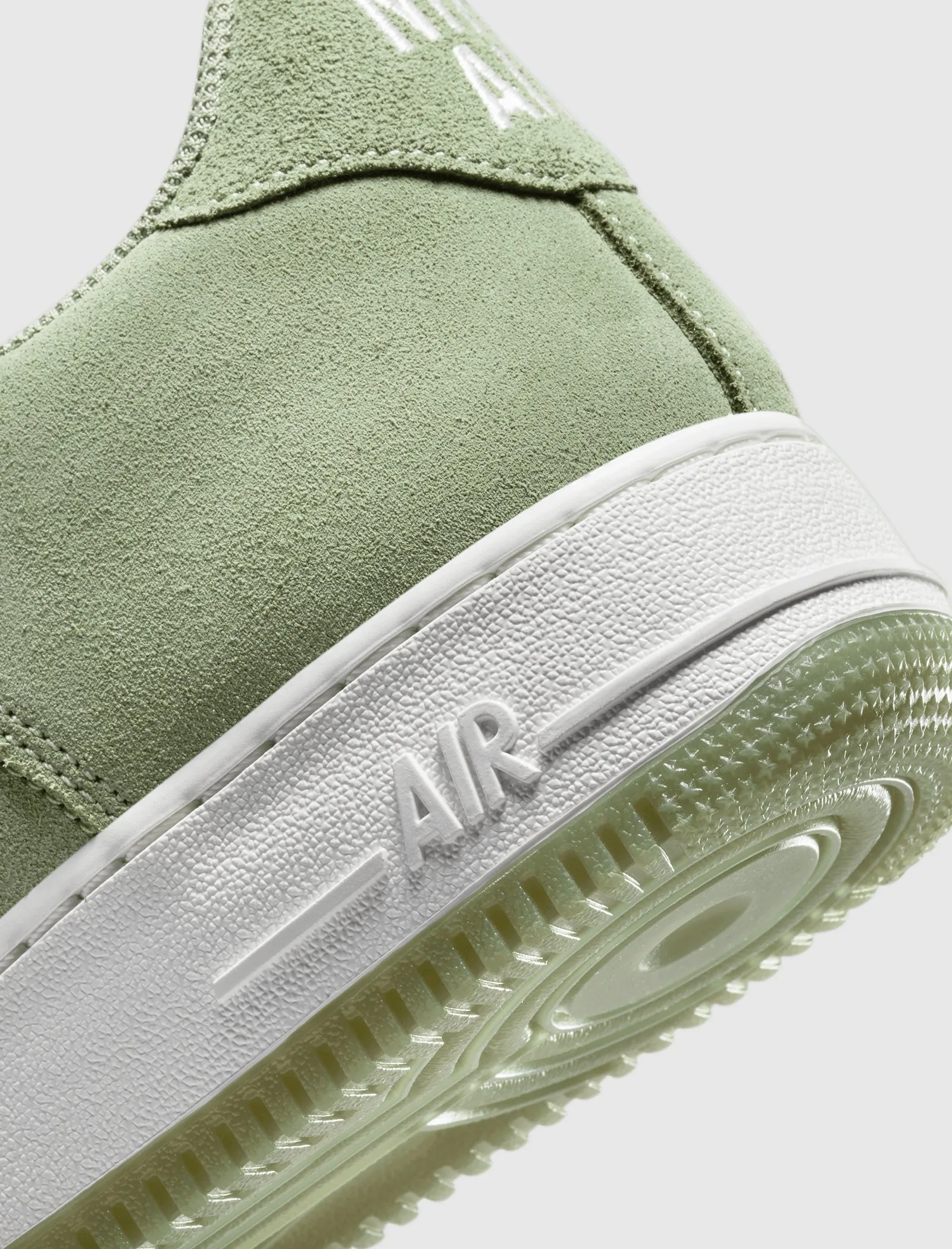 Air Force 1 Low Retro Oil Green - Buy now!