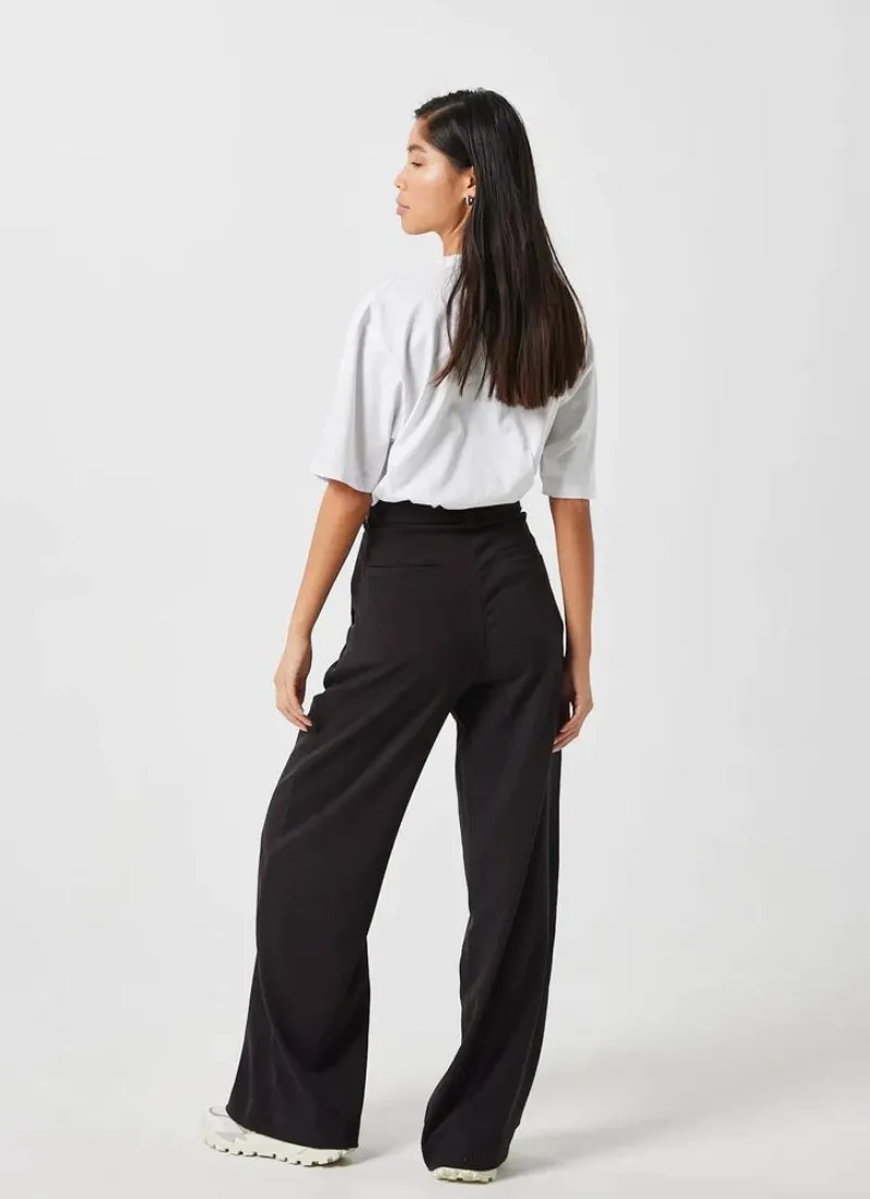 Casual Pants by Lessa