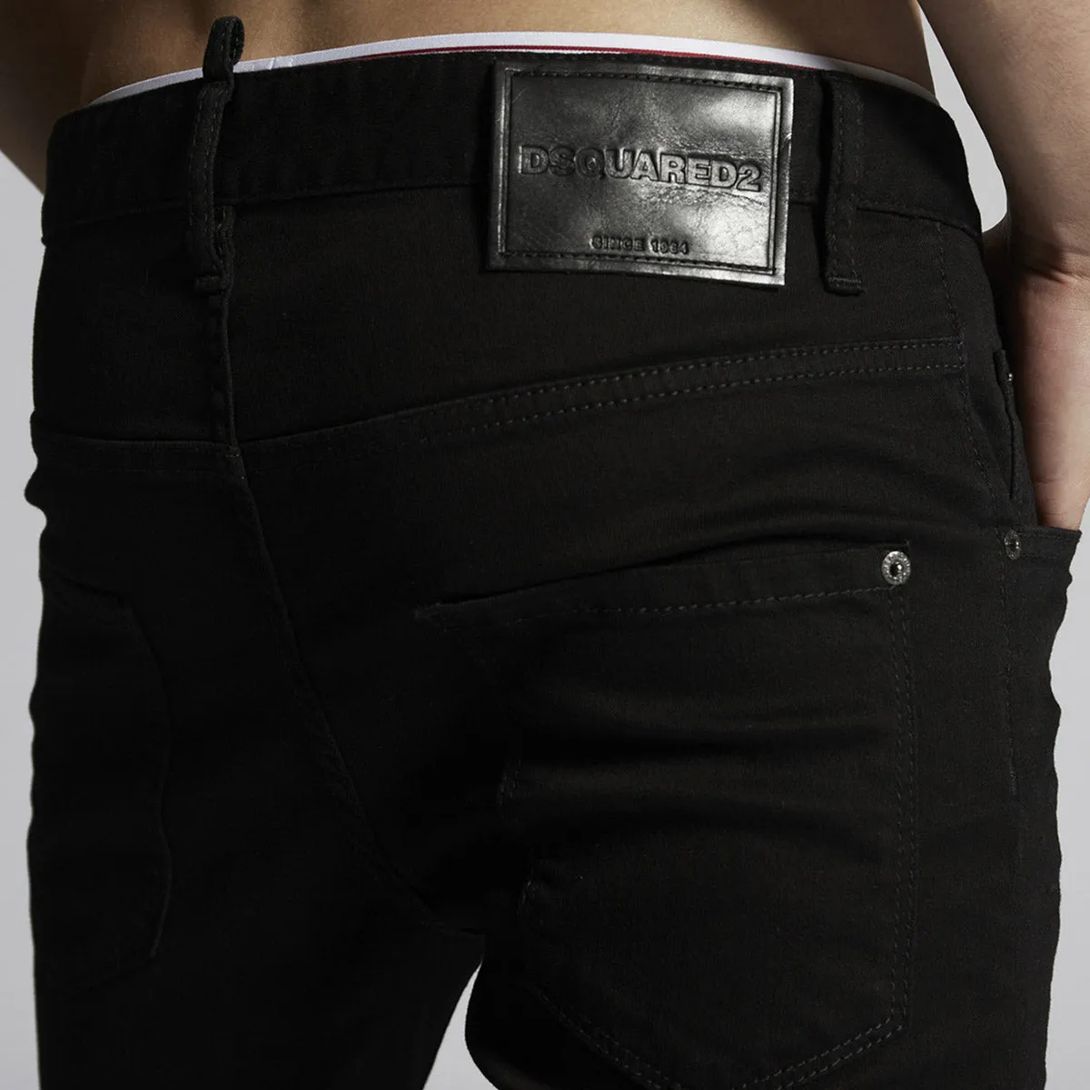 DSQUARED2 - Black Trash Bull Wash Super Twinky Jeans