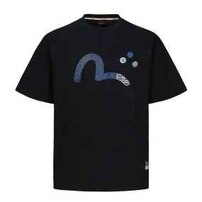 Seagull design t-shirt with pins.